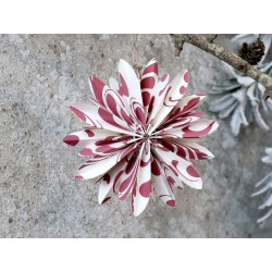Ornament i papir med trykk cherryfarget 1x10,5cm