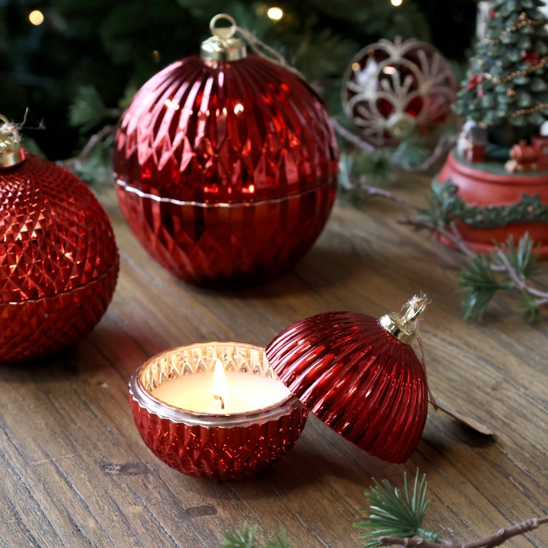 Sterinlys julekule med riller 10,5x7,5cm cherryrød