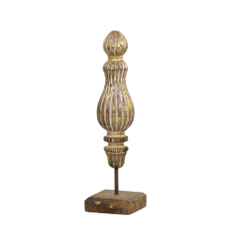 Dekor på fot i antikkgull 28x7,5x7,5cm